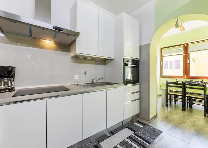 2 Bedroom Cozy In Pula