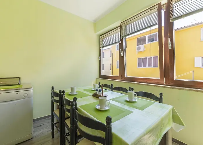 2 Bedroom Cozy In Pula