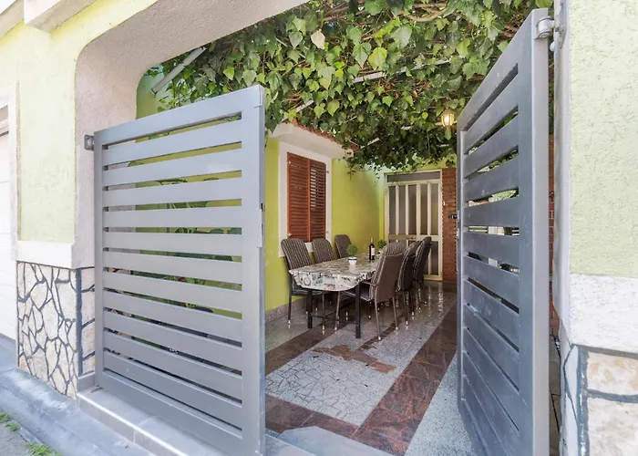 Daire 2 Bedroom Cozy In Pula
