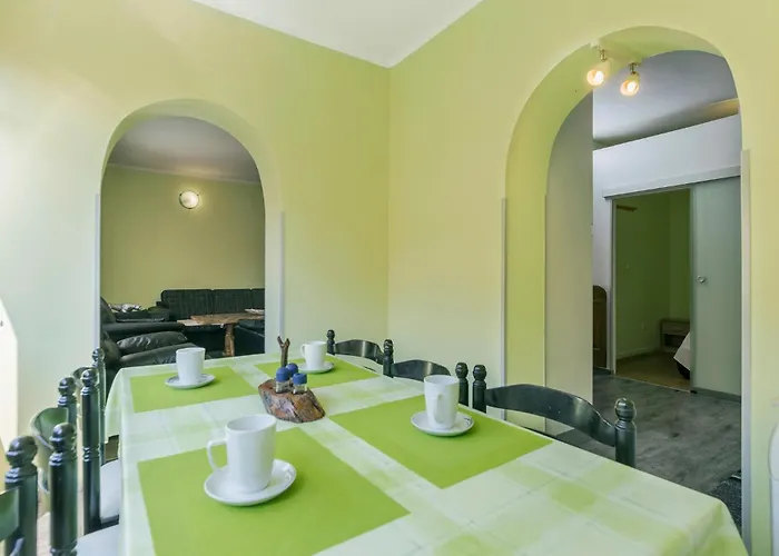 2 Bedroom Cozy In