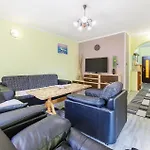 2 Bedroom Cozy In *